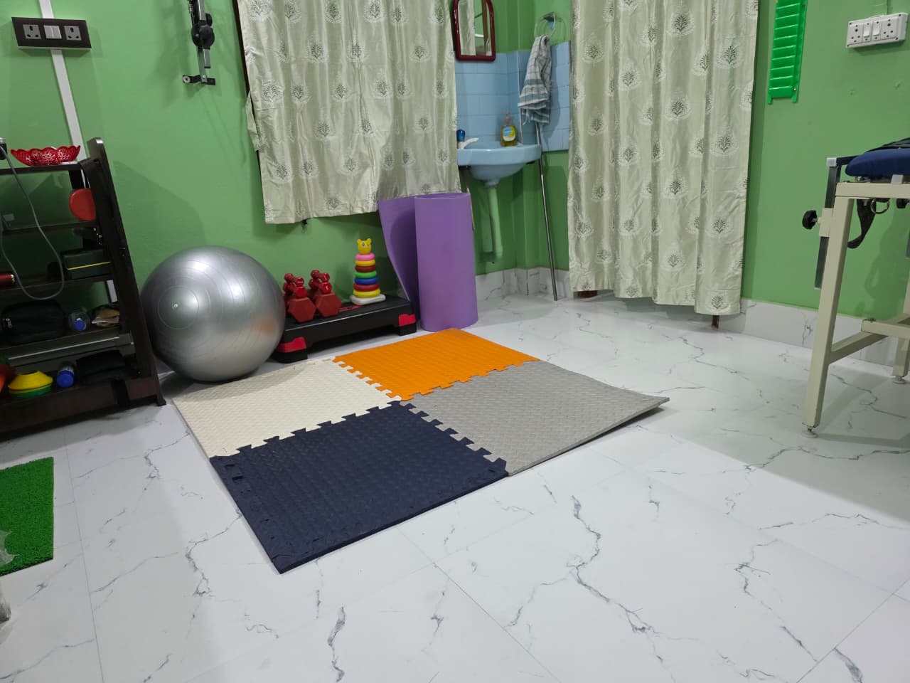 Exercise therapy area with rehabilitation setup
